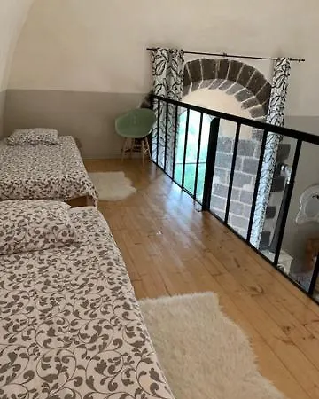 Et Du Prieuré De La Bajasse - Le 1150 Bed and breakfast